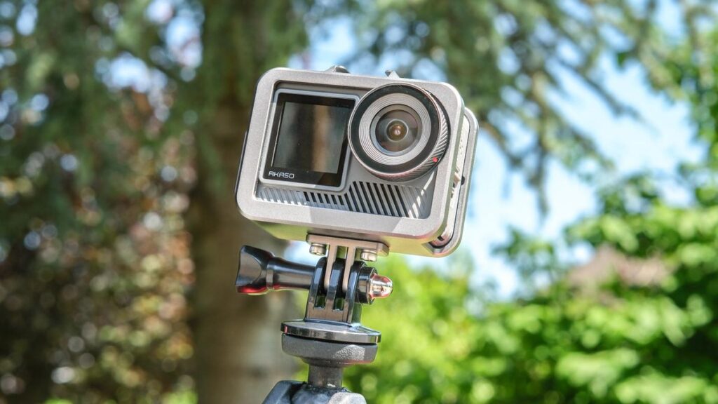 Top 10 des Meilleurs Appareils Photo Compacts Pas Chers en 2025 : Guide pour Capturer Votre Quotidien à Petit Prix 4 Akaso-Brave-8-Lite - action cam pas cher