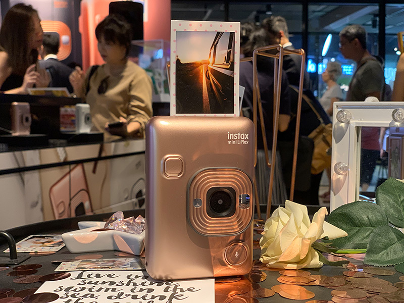 Top 10 des Meilleurs Appareils Photo Compacts Pas Chers en 2025 : Guide pour Capturer Votre Quotidien à Petit Prix 2 Instax mini LiPlay gold
