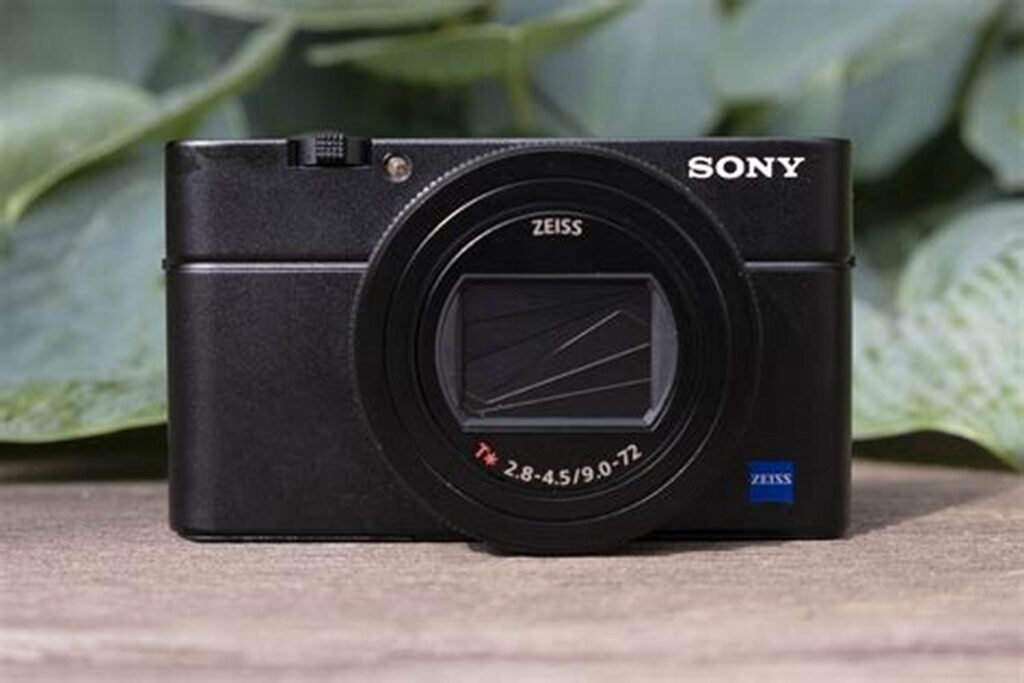 Sony RX100 VII - compact expert avec zoom 8x et viseur pop-up