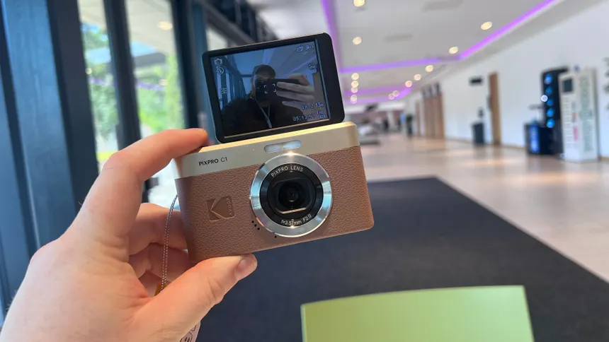 Kodak PIXPRO C1 - Appareil photo compact ultra simple et économique, design moderne et écran LCD. Idéal premier appareil photo pour enfant ou adolescent.