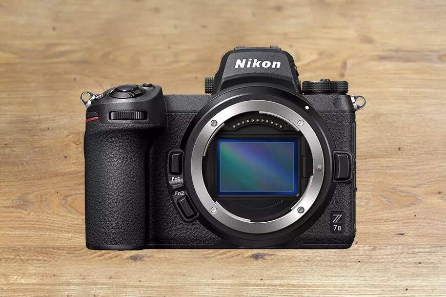 Les meilleurs appareils photo Nikon pour reportage, voyage et portrait (2025) 5 Nikon Z7 II – Appareil photo Nikon Z7 II, haute résolution et couleurs riches, conçu pour le portrait et le paysage professionnel.