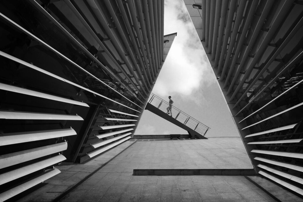 La ligne horizontale en photographie : définition, rôle et techniques de composition 3 photo d’architecture avec lignes droites