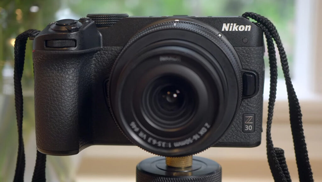Nikon Z30 – appareil photo hybride pour créateurs, vidéo fluide 4K et connectivité simplifiée pour réseaux sociaux.