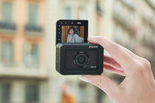 Camera Sport Avec Stabilisateur : Notre Top 10 ! 4 Sony RX0II