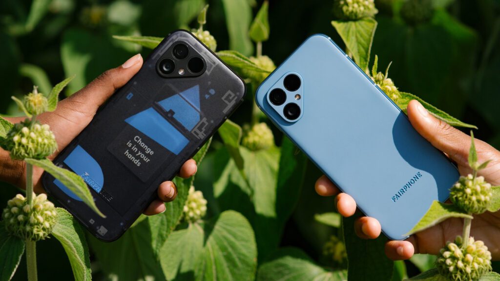 Fairphone 5 transparent and blue