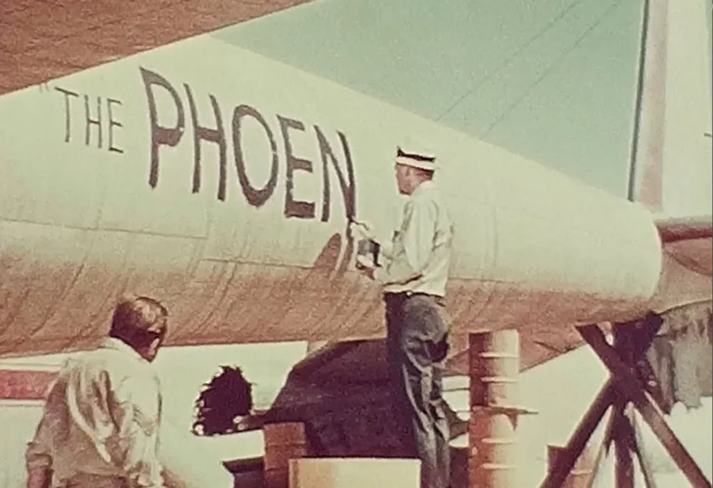 Comparatif avant/après correction des couleurs d’un négatif orangé — rendu numérique fidèle.