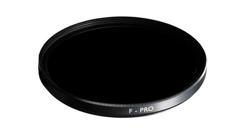 B+W 093 IR filter 830