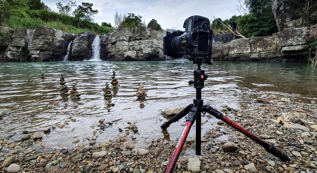 Une onde de vibration schematisee ou une pose longue realisee par grand vent avec un teleobjectif