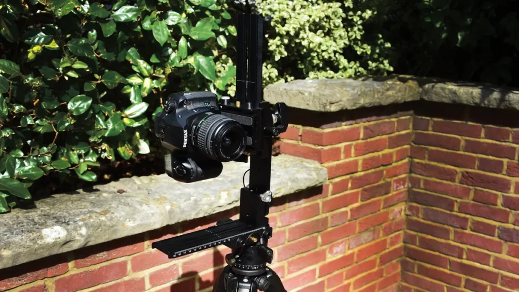 Tête panoramique sphérique Manfrotto 303SPH multi-rangées pour la création de visites virtuelles 360 degrés.