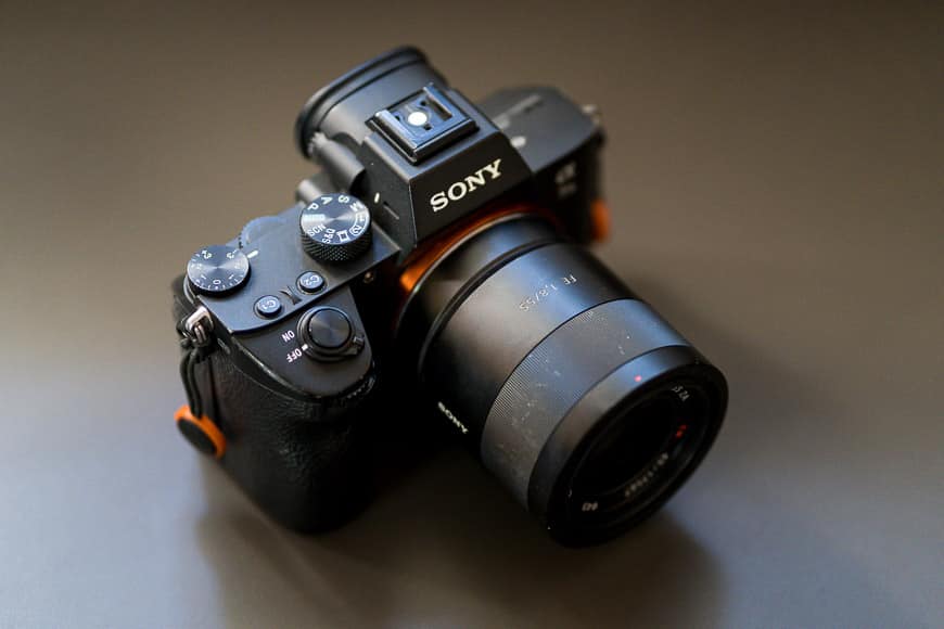 Sony A7 III – hybride plein format incontournable, polyvalent et puissant pour la photo de nuit, de mariage ou de voyage.