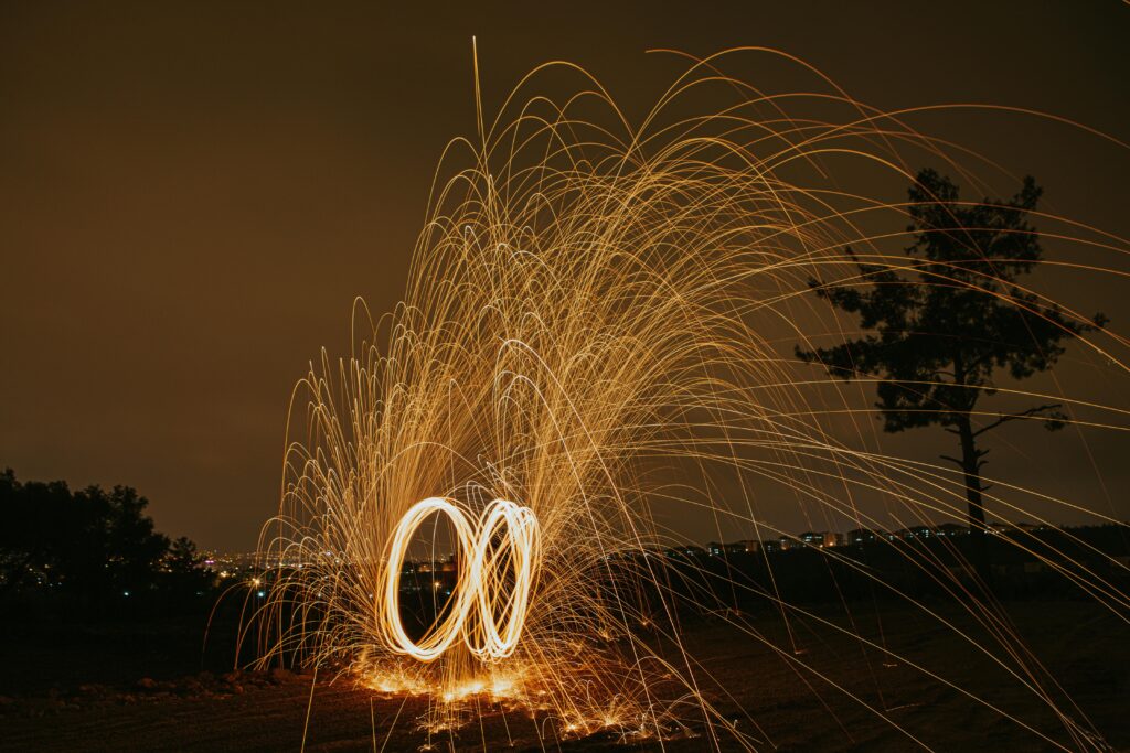 10 artistes de light painting à suivre en 2025 14 LIGHT PAINTING